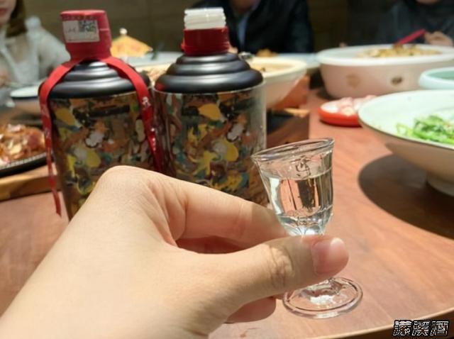 “白酒成投资黑马，实物投资势头强劲”