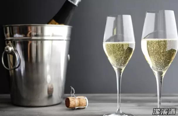 喝葡萄酒的顺序对不对，直接影响酒的味道！