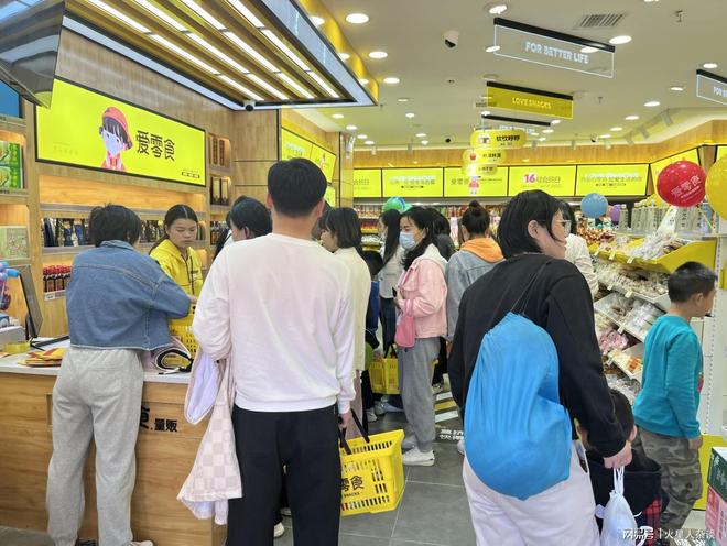 2025年零食赛道排行榜谁会是量贩零食第二股？门店已超1万家，鸣鸣很忙又否认了上市传言2020零食