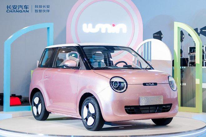 2025年电车降价排行榜,别再买亏了!800v 700km电车价暴跌,这5款车让你不吃